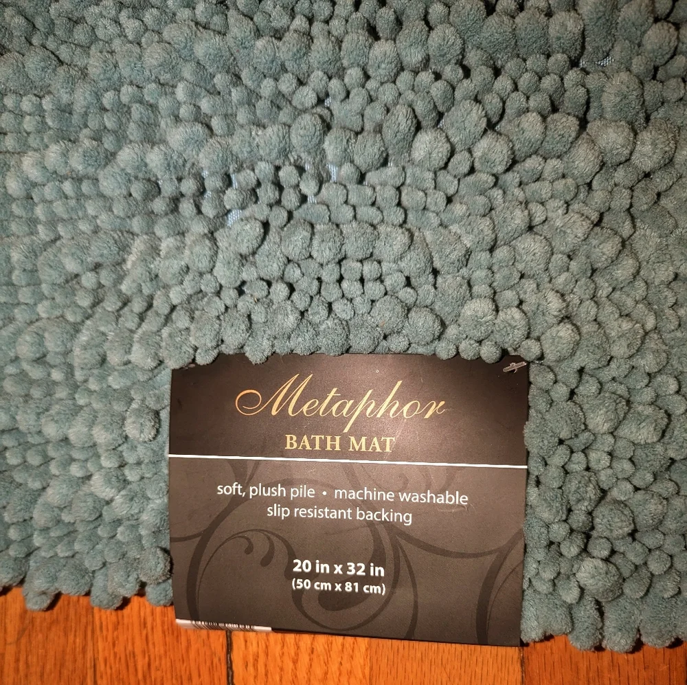 NWT METAPHOR Heather GREEN Soft Plush 27 in x 32 in BATH RUG